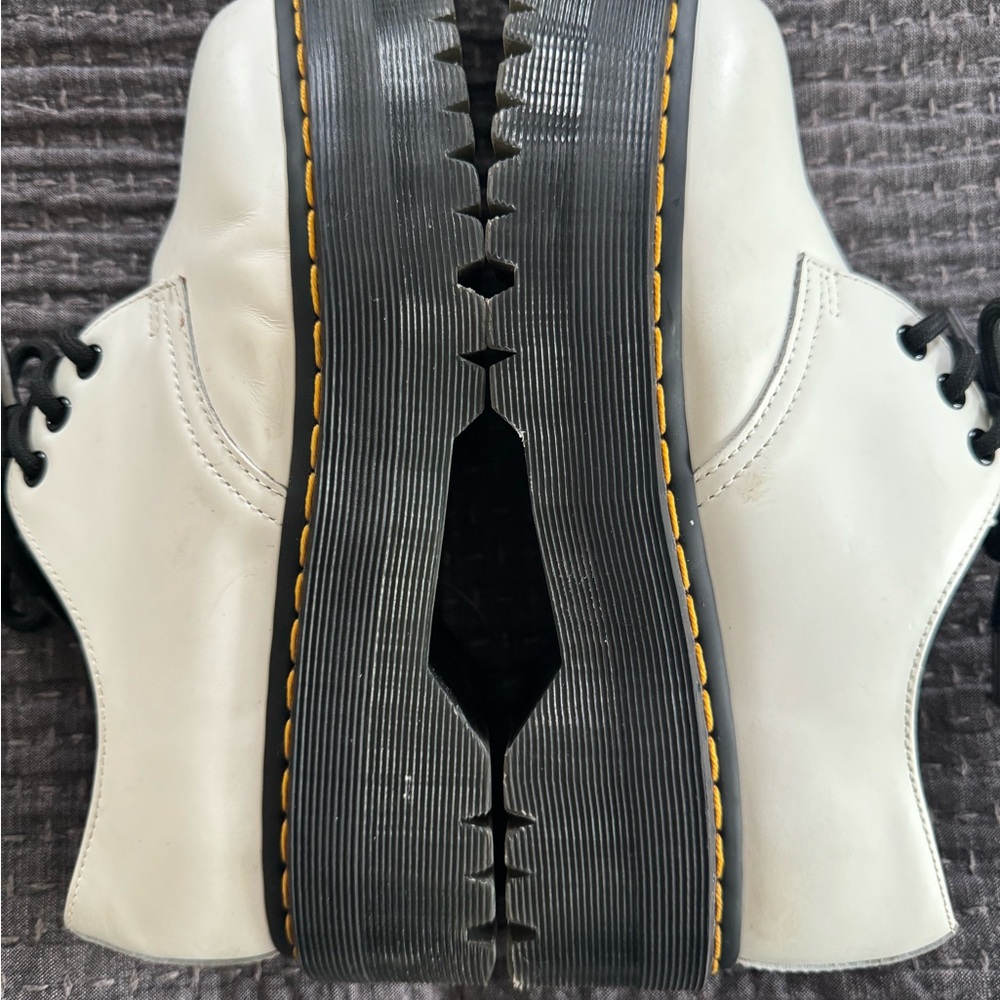 Dr. Martens smooth leather WHITE platform shoes. Size 8 Women